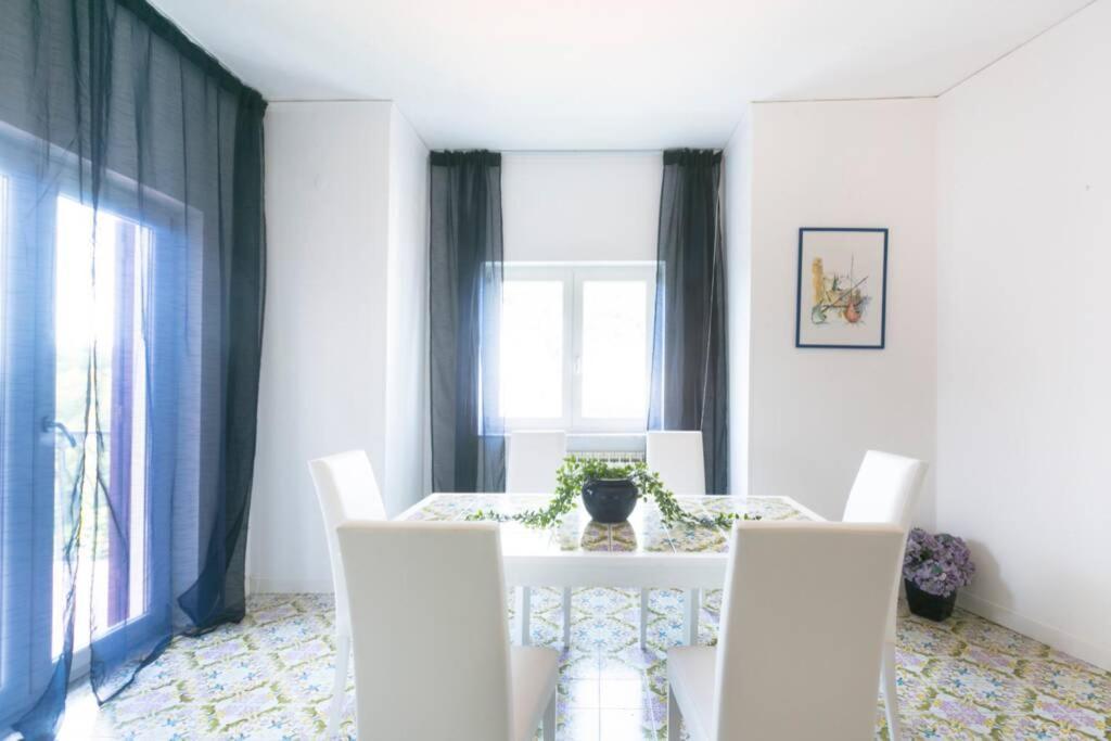 Cozy Sorrento Apartment ภายนอก รูปภาพ